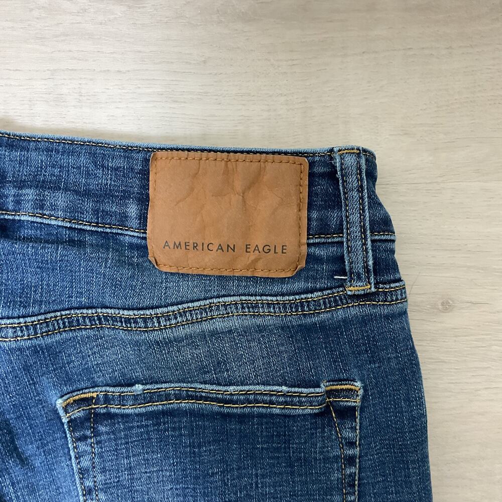 American Eagle Next Level Original Straight Fit Dark Wash Mid Rise Size 30 x 32 - Picture 3 of 13
